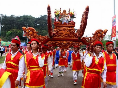 GIỖ TỔ HÙNG VƯƠNG VÀ NHỮNG ĐIỀU BẠN CHƯA BIẾT VỀ LỄ HỘI NÀY.